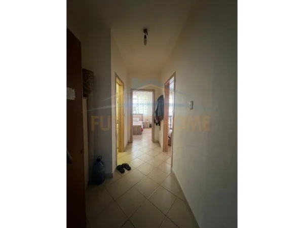 Tirane, shes apartament 1+1+Ballkon Kati 1, 66 m² 75.000 € (unaza e re)