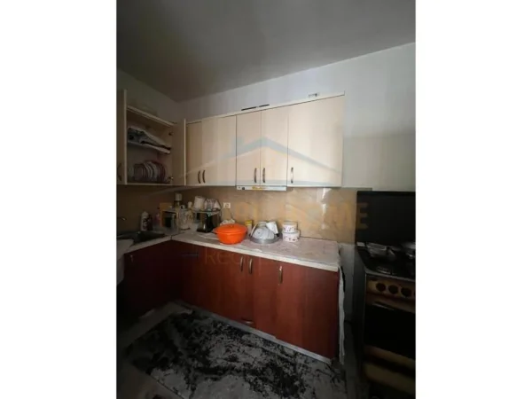 Tirane, shes apartament 1+1+Ballkon Kati 1, 66 m² 75.000 € (unaza e re)