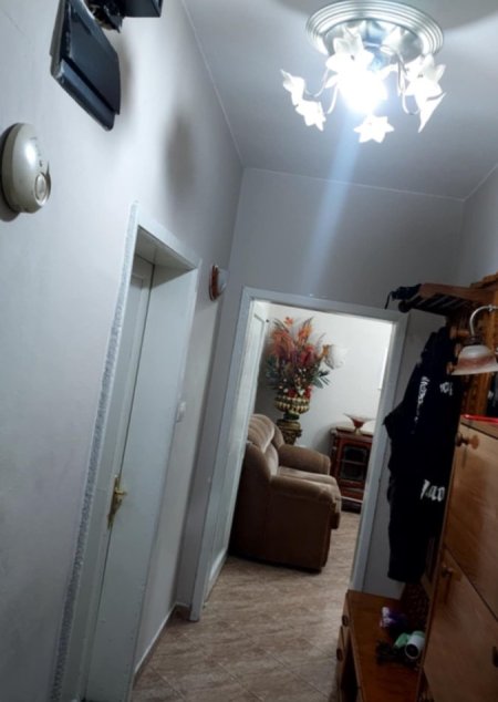 Tirane, jepet me qera apartament 2+1+Ballkon Kati 3, 96 m² 500 € (Selvia)