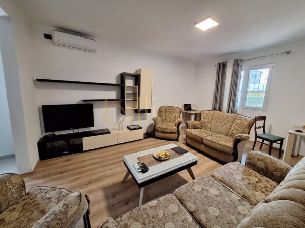Tirane, jepet me qera shtepi 2+1 Kati 1, 110 m² 800 € (Laprake, Tirana, Albania)