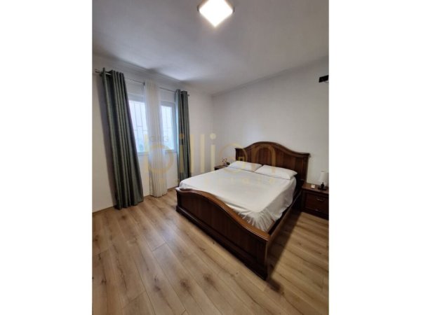 Tirane, jepet me qera shtepi 2+1 Kati 1, 110 m² 800 € (Laprake, Tirana, Albania)