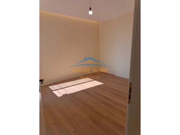Tirane, shes apartament 1+1 Kati 9, 50 m² 125.000 € (rruga e kavajes)