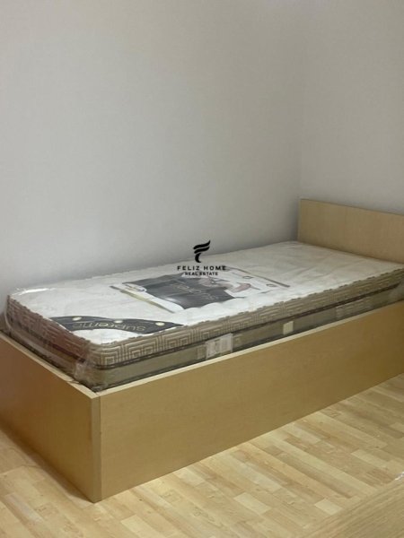 Tirane, jepet me qera apartament 3+1 Kati 3, 125 m² 650 € (QENDER)