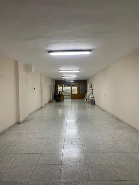 Tirane, shitet ambjent biznesi Kati -1 , 98 m² 110.000 € (Dritan Hoxha)
