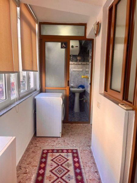 Tirane, jepet me qera apartament 1+1+Aneks Kati 2, 50 m² 500 € (Rr Vaso Pasha)
