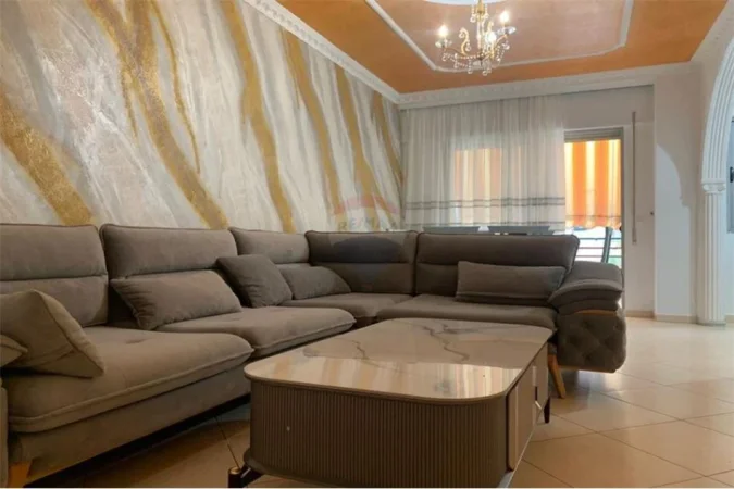 Tirane, jap me qera apartament 2+1+Aneks+Ballkon Kati 4, 110 m² 500 € (Liqeni i Thate)