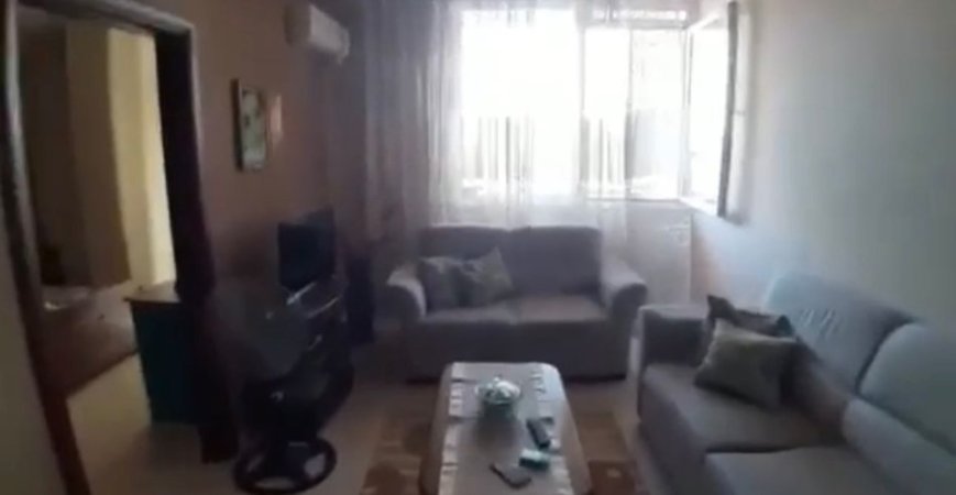 Tirane, jepet me qera apartament 1+1+Ballkon Kati 3, 60 m² 400 € (rruga Jordan Misja kompleksi gener 2)
