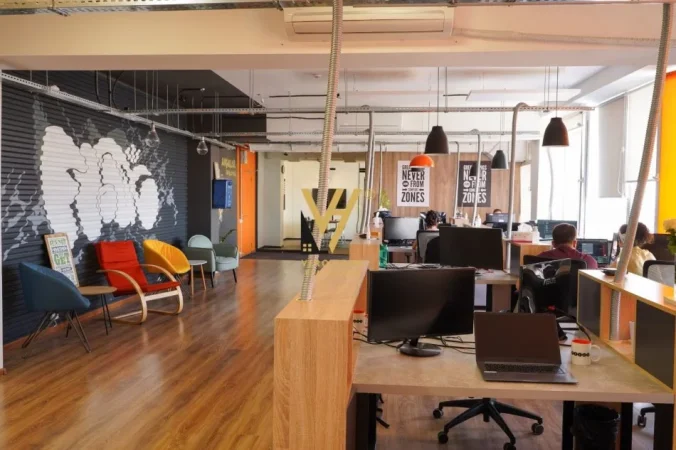 Tirane, shitet ambjent biznesi Kati -1, 250 m² 620.000 € (BLLOK)