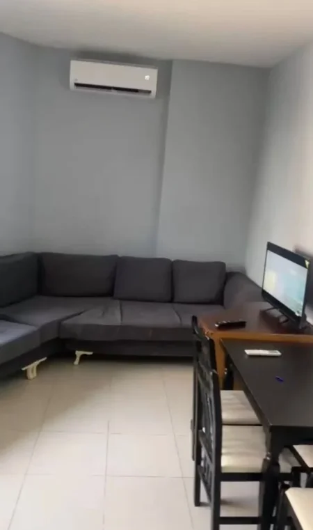 Tirane, jepet me qera apartament 2+1+Ballkon Kati 2, 105 m² 450 € (Astir , Kompleksi Molla Shpk)