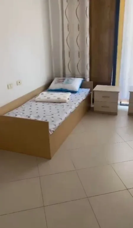 Tirane, jepet me qera apartament 2+1+Ballkon Kati 2, 105 m² 450 € (Astir , Kompleksi Molla Shpk)