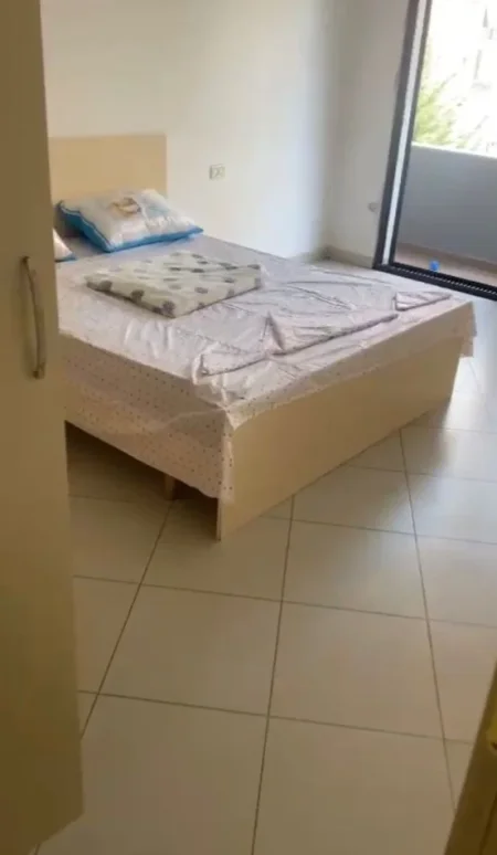 Tirane, jepet me qera apartament 2+1+Ballkon Kati 2, 105 m² 450 € (Astir , Kompleksi Molla Shpk)