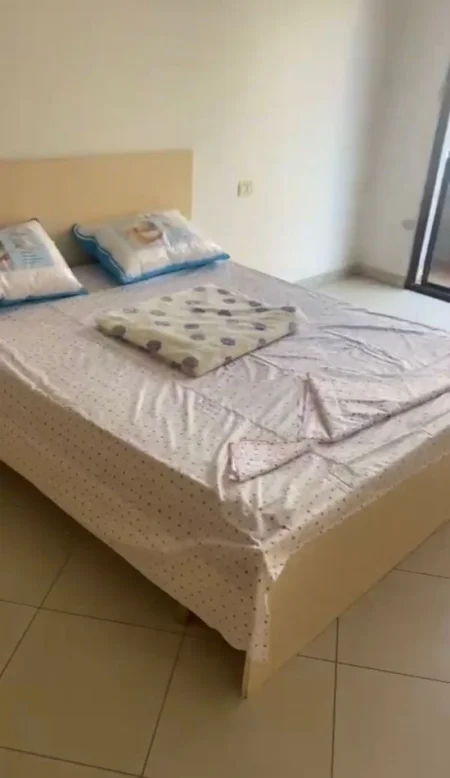 Tirane, jepet me qera apartament 2+1+Ballkon Kati 2, 105 m² 450 € (Astir , Kompleksi Molla Shpk)