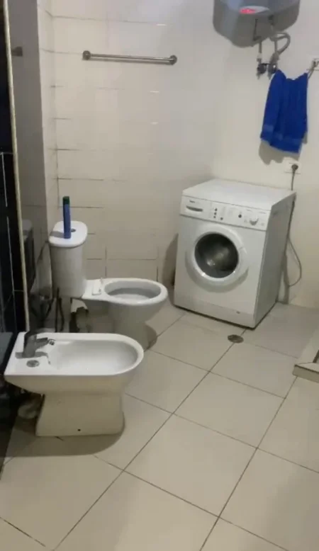 Tirane, jepet me qera apartament 2+1+Ballkon Kati 2, 105 m² 450 € (Astir , Kompleksi Molla Shpk)