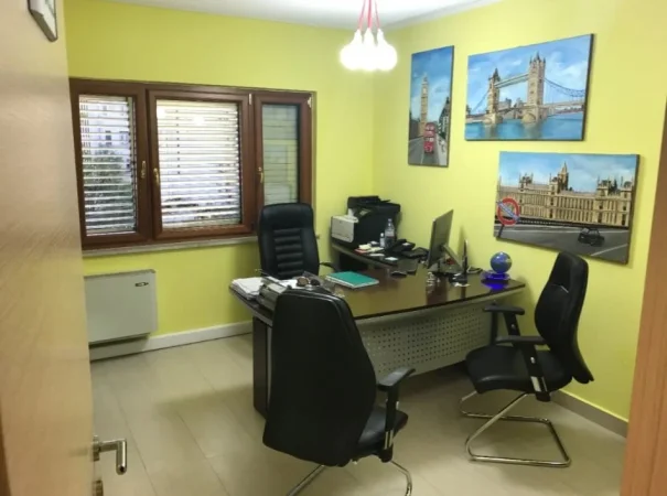 Tirane, shitet apartament 3+1+2 ,Kati 3, 165 m² 480.000 € (ISH BLLOKU)
