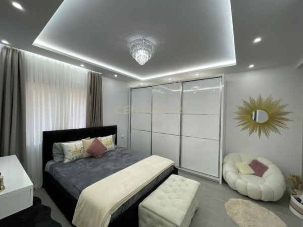 Durres, shitet apartament 2+1 Kati 2, 75 m² 150.000 € (Vollga)