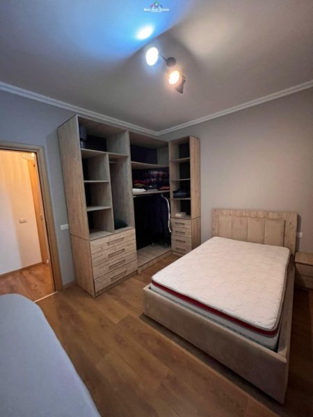 Tirane, jepet me qera apartament 2+1 Kati 3, 110 m² 800 € (KOPSHTI BOTANIK)