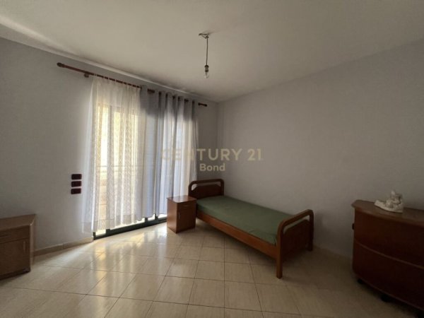 Tirane, jepet me qera apartament 2+1 Kati 4, 129 m² 700 € (tregu elektrik)