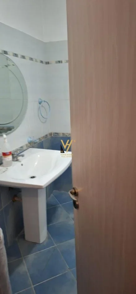 Tirane, shitet apartament 2+1+Ballkon Kati 2, 139 m² 196.000 € (RRUGA ALI VISHA)