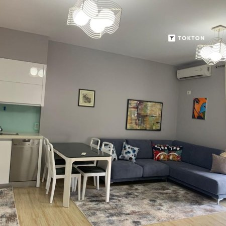 Tirane, jepet me qera 1+1 Kati 6, 80 m² 700 € (myslym shyri)