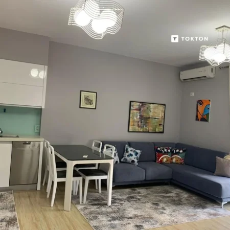Tirane, jepet me qera 1+1 Kati 6, 80 m² 700 € (myslym shyri)