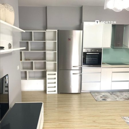 Tirane, jepet me qera 1+1 Kati 6, 80 m² 700 € (myslym shyri)