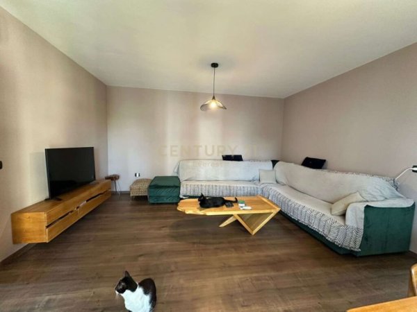 Tirane, jepet me qera apartament 2+1+Aneks+Ballkon Kati 6, 120 m² 1.200 € (ISH EKSPOZITA)