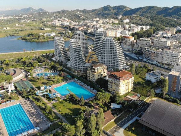 Tirane, shitet apartament 2+1+2 Kati 3, 130 m² 414.200 € (Liqeni i Tiranes)