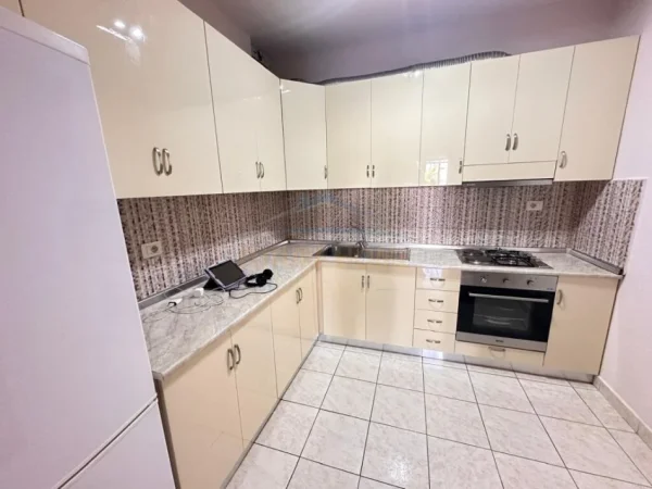 jepet me qera apartament 2+1+Ballkon , 101 m² 600 € (Don Bosko)