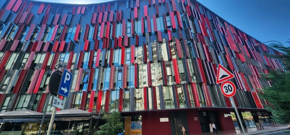 Tirane, shitet dyqan Kati 0, 80 m² 