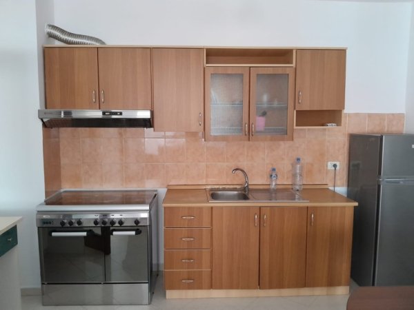 Tirane, jepet me qera apartament 2+1 Kati 5, 70 m² 500 € (Rruga e eElbasanit)