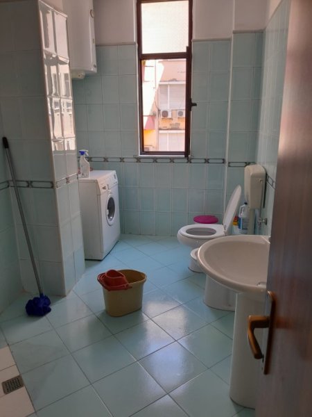 Tirane, jepet me qera apartament 2+1 Kati 5, 70 m² 500 € (Rruga e eElbasanit)