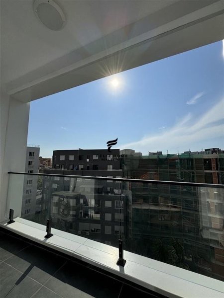 Tirane, jepet me qera zyre Kati 5, 73 m² 400 € (FARMACIA 10)