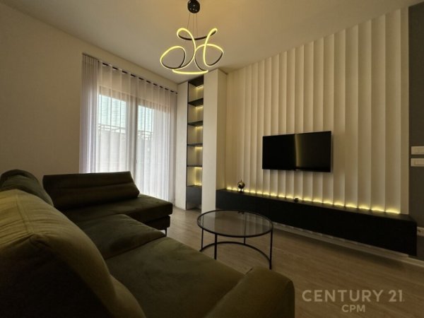 Tirane, jepet me qera apartament 1+1+Aneks+Ballkon Kati 15, 75 m² 900 € (Tirana Garden Building)