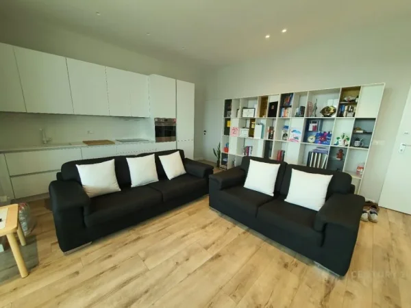 Tirane, jepet me qera apartament 2+1+Aneks+Ballkon Kati 12, 123 m² 1.100 € (KOMPLEKSI HALILI)