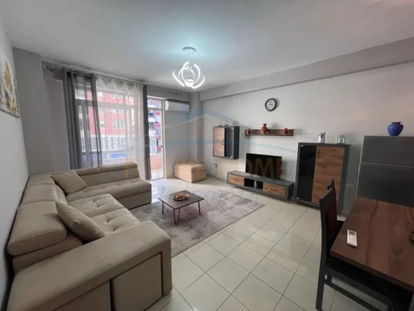 Tirane, shitet garsonier 1+1 Kati 2, 58 m² 64.000 € (UNAZA E RE BAR BOHEM)