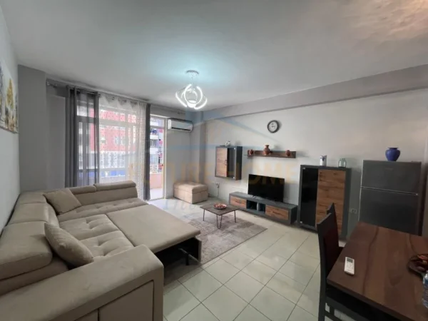 Tirane, shitet garsonier 1+1 Kati 2, 58 m² 64.000 € (UNAZA E RE BAR BOHEM)