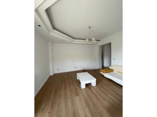 Tirane, shes apartament 2+1+Aneks+Ballkon Kati 5, 96 m² 170.000 € (MARTERNITETI I RI)