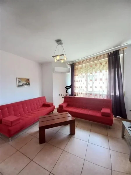 Tirane, jepet me qera apartament 2+1 Kati 7, 110 m² 600 € (SELVIA)