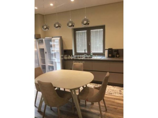 Tirane, jepet me qera apartament 2+1+BLK Kati 5, 100 m² 630 Euro (Ministria e Jashtme)