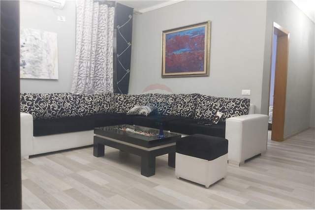 Tirane, jepet me qera apartament 2+1+BLK Kati 10, 135 m² 600 Euro (prane Ring Center)