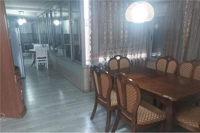 Tirane, jepet me qera apartament 2+1 135 m² 600 Euro (ZOGU I ZI)