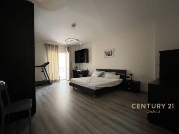 Tirane, jepet me qera apartament 2+1 Kati 5, 164 m² 600 Euro (Komuna e Parisit)