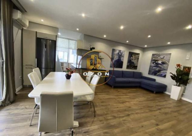 Tirane, jepet me qera apartament 2+1+2 Kati 13, 125 m² 850 Euro (Ish Ekspozita)
