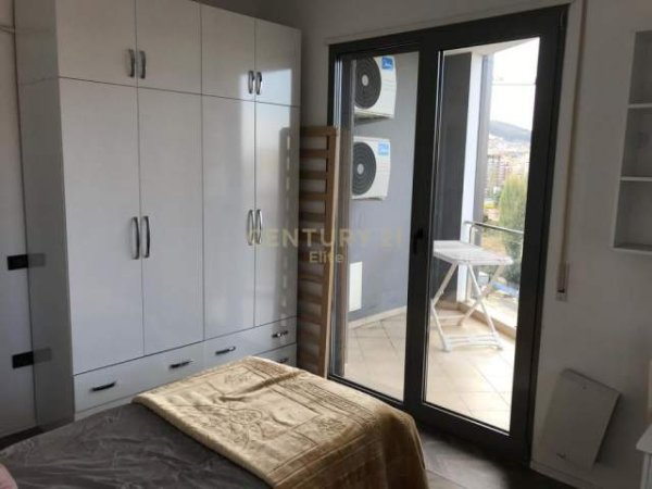Tirane, jepet me qera apartament 2+1 Kati 5, 650 Euro
