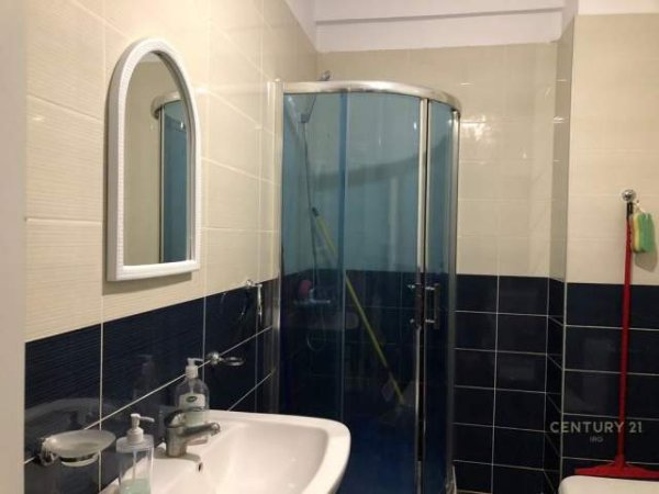 Tirane, jepet me qera apartament 1+1 Kati 7, 74 m² 480 Euro (Komuna e Parisit)
