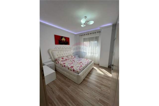 Tirane, jepet me qera apartament 2+1 Kati 3, 70 m² 650 Euro (VASIL SHANTO)