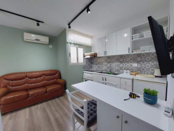 Tirane, jepet me qera garsonier 1+1 Kati 9, 49 m² 320 Euro (Fortuzi)