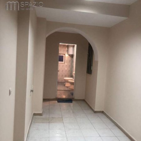 Tirane, jepet me qera apartament 2+1+BLK Kati 3, 105 m² 400 Euro (Rruga ''Kavajes'')