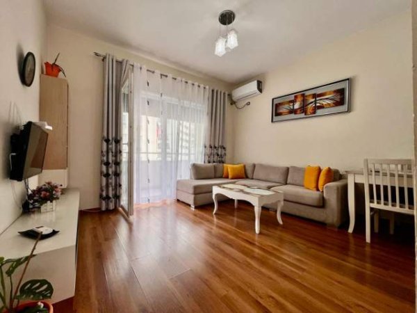 Tirane, jepet me qera apartament 1+1 Kati 4, 60 m² 400 Euro (21 Dhjetori)