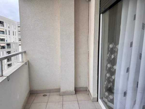 Tirane, jepet me qera apartament 1+1 Kati 4, 60 m² 400 Euro (21 Dhjetori)